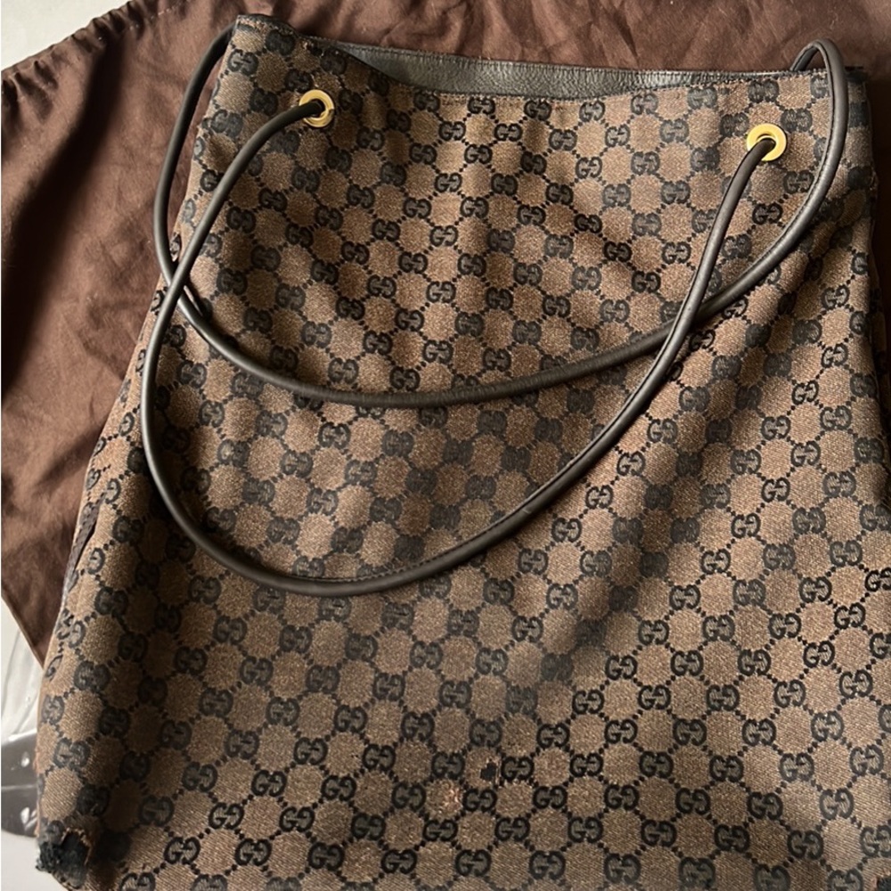 Gucci Tote w/ duster bag